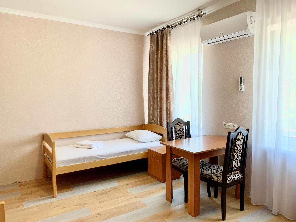 Мини-Гостиница Три Коня Pereyaslav-Khmelʼnytsʼkyy Dış mekan fotoğraf