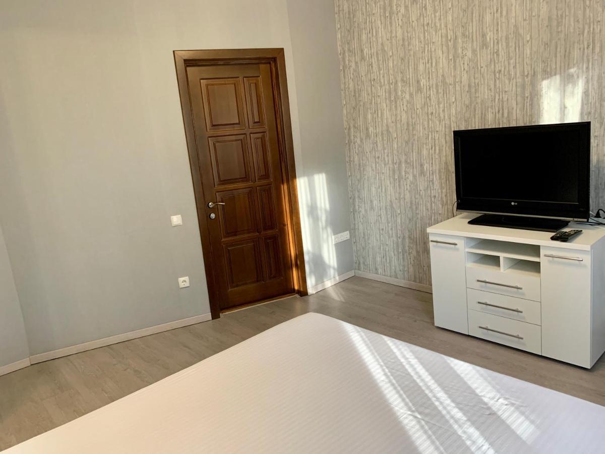 Мини-Гостиница Три Коня Pereyaslav-Khmelʼnytsʼkyy Dış mekan fotoğraf