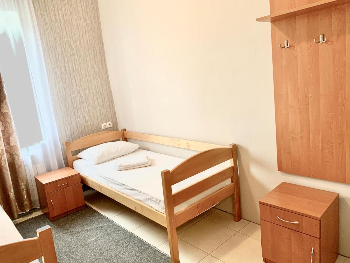 Мини-Гостиница Три Коня Pereyaslav-Khmelʼnytsʼkyy Dış mekan fotoğraf