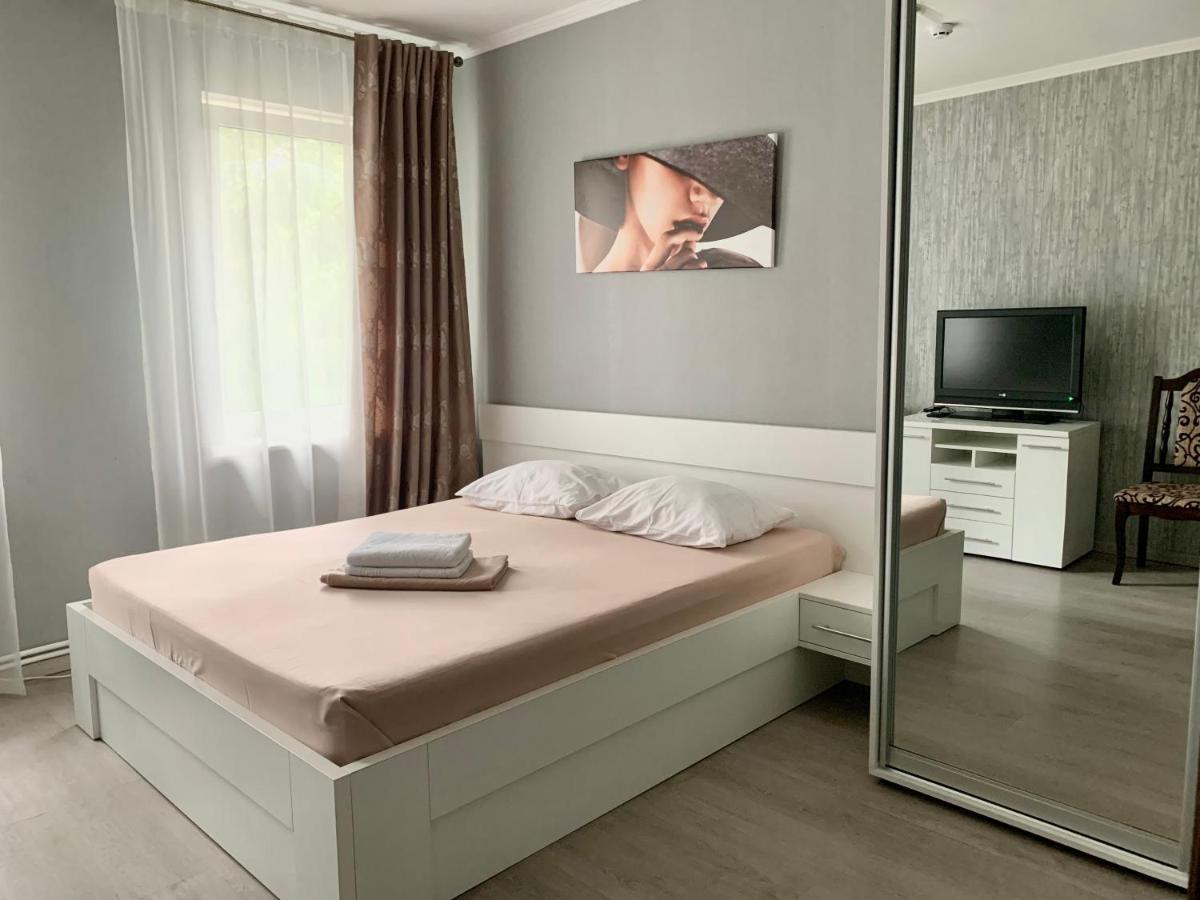 Мини-Гостиница Три Коня Pereyaslav-Khmelʼnytsʼkyy Dış mekan fotoğraf